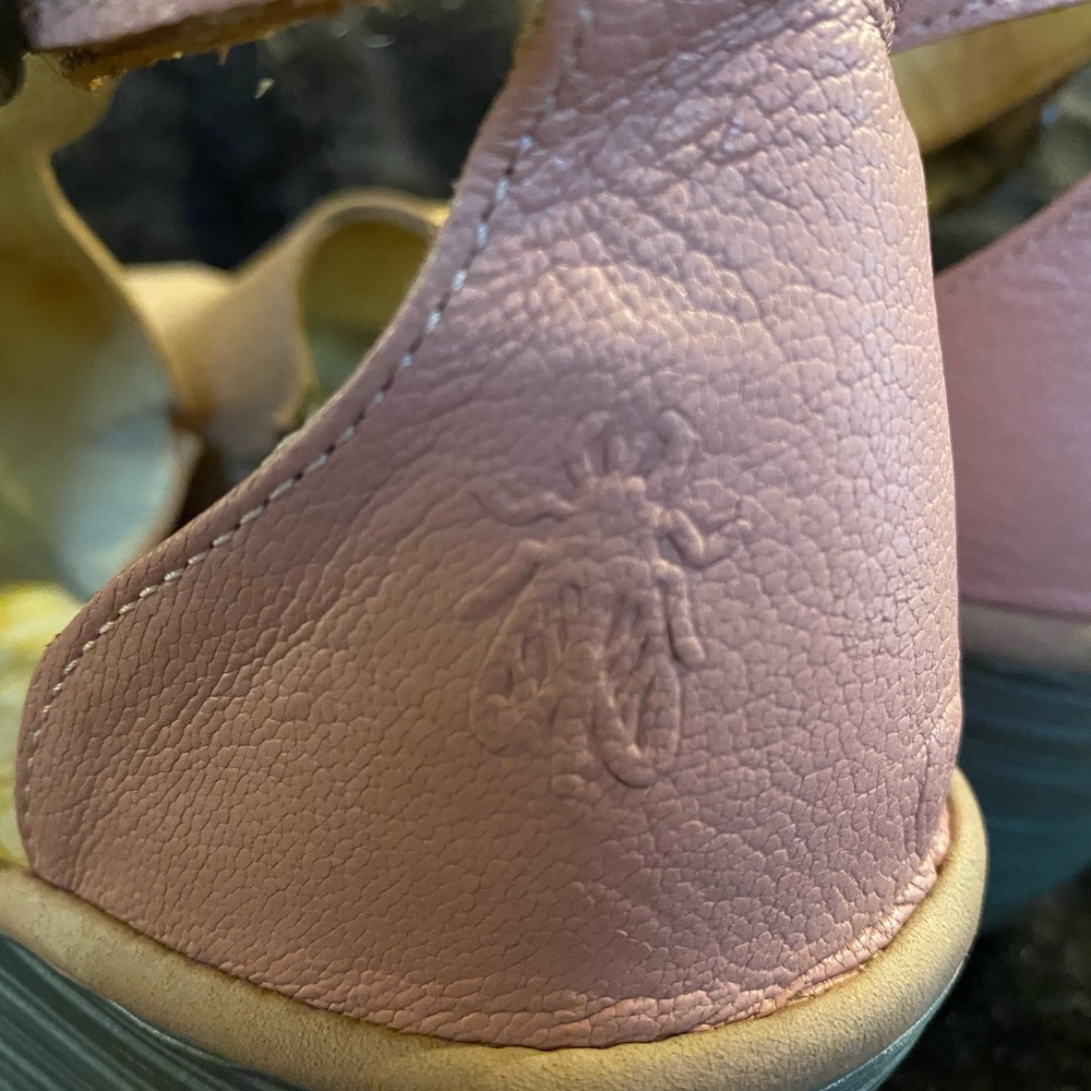 Women Fly London 38 Yall Wedge Sandal 7.5-8 US